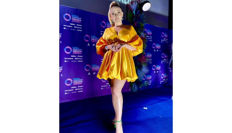 Holly Rey Singer